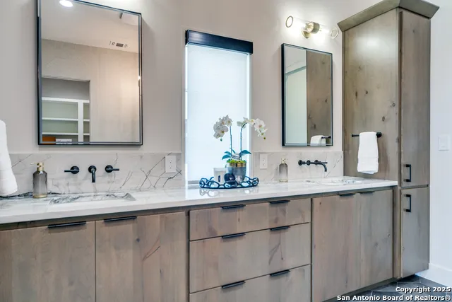 401 Oak Park Dr Unit B Boerne, TX 78006